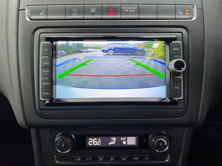 2016 Volkswagen Polo HIGHLINE 1.2 TSI AUTO // FULL SERVICE HISTORY // LEATHER/ALCANTARA HEATED SEATS // REVERSE CAMERA €13,900 thumbnail