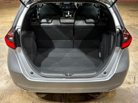 2024 Honda Fit VERY LOW MILEAGE - E-HEV - REVERSE CAMERA - PARKING SENSORS - ANDROID AUTO / APPLE CARPLAY €22,950 thumbnail