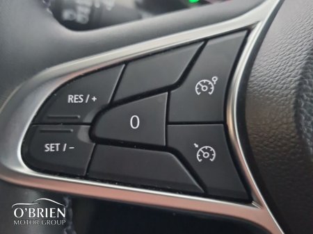 2023 Renault Captur TCe 90 Techno €23,900 thumbnail