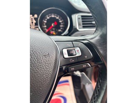 2017 Volkswagen Jetta 2.0 TDI 110HP Highline €16,995 thumbnail