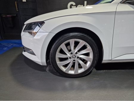 2017 Skoda Superb EXECUTIVE 2.0 TDI DSG-LOW MILEAGE €18,350 thumbnail