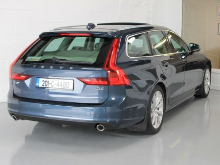 2020 Volvo V90 D4 MOM AT 5DR Auto €33,750 thumbnail