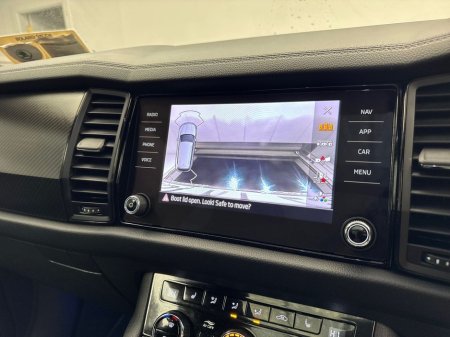 2023 Skoda Kodiaq 2.0TDI DSG SPORTLINE *5.9% APR* €110 P/W ON PCP €50,995 thumbnail