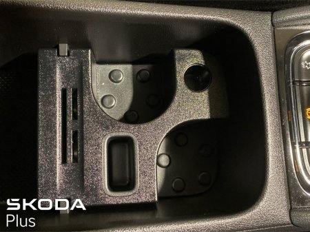 2025 Skoda Karoq Selection 2.0TDI 115bhp €35,950 thumbnail