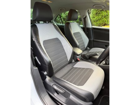 2017 Volkswagen Jetta 2.0 TDI 110HP Highline €12,950 thumbnail