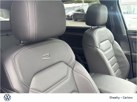 2025 Volkswagen Touareg 3.0TSI R PHEV 462HP €94,950 thumbnail