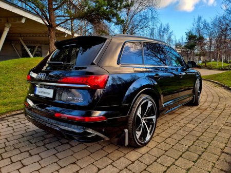 2021 Audi Q7 Q7 55TFSI BLACK EDITION CREWCAB €59,900