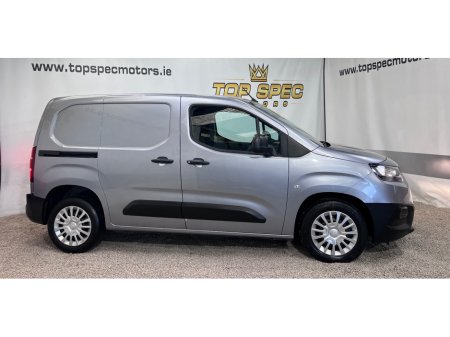 2020 Toyota Proace CITY ICON L1 €15,800
