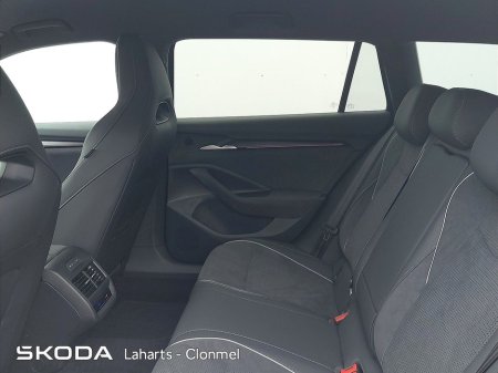 2025 Skoda Superb COMBI SPORT 2.0TDI 150HP DSG €55,950 thumbnail