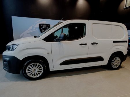 2019 Peugeot Partner  €9,950