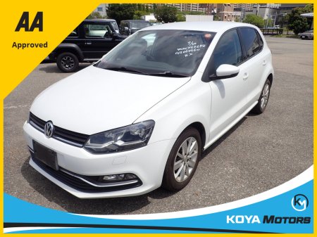 2017 Volkswagen Polo 1.2 TSI HIGHLINE PLUS PETROL AUTOMATIC // HEATED HALF LEATHER // PARK ASSIST // REVERSING CAMERA // PRO MEDIA PACK // CRUISE // FOGS // IDEAL STARTER CAR // IMMACULATE EXAMPLE