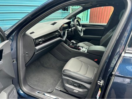 2023 Volkswagen Touareg N1 2 Seat Commercial Van €59,950 thumbnail