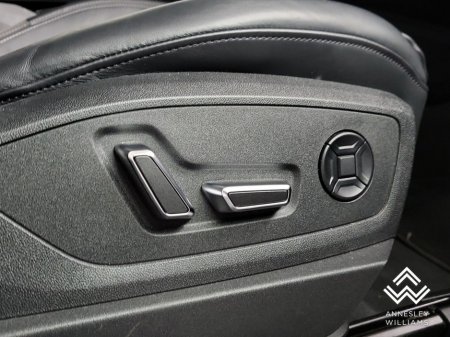 2022 Audi e-tron 55 quattro S Line €41,950 thumbnail