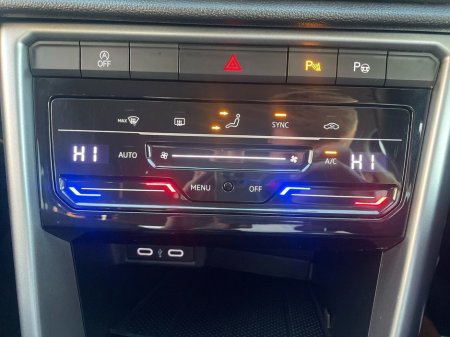 2022 Volkswagen T-Roc 2.0 TDI 116HP Life €25,475 thumbnail