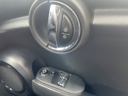 2016 MINI Hatch Cooper D €8,995 thumbnail