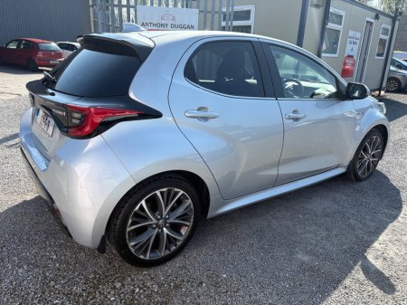 2022 Toyota Yaris 1.5 Hybrid 5Dr Platinum €21,995