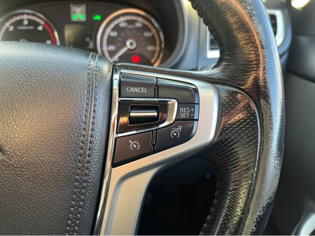 2017 Mitsubishi L200 DID BARBARIAN D/C 4WD 18 2.5 MANUAL //HIGH SPEC//FULL LEATHER//HEATED SEATS//REVEVRSE CAMERA//KEYLESS ENTRY// thumbnail