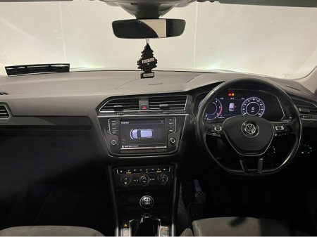 2016 Volkswagen Tiguan 2.0 TDI SE L BLUEMOTION 150PS 5DR €17,900 thumbnail