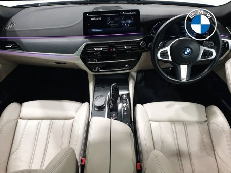 2022 BMW 5 Series 530e M Sport Touring €43,950