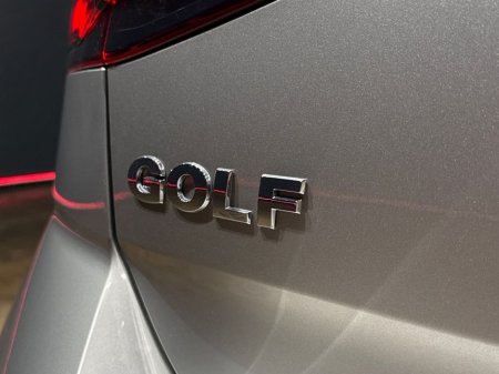 2020 Volkswagen Golf COMFORT LINE MEISTER - UPGRADED FACTORY ALLOYS - CRUISE CONTROL - REVERSE CAMERA - DIGITAL DASH €21,950 thumbnail