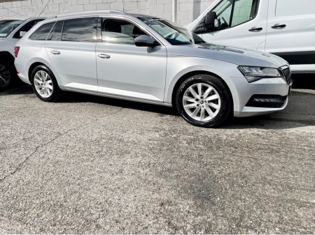 2023 Skoda Superb AMBITION COMBI 2.0 TDI 150HP MANUAL 5DR ESTATE €32,950