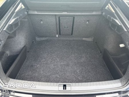 2025 Skoda Octavia Selection 2.0TDI 115HP €32,850 thumbnail