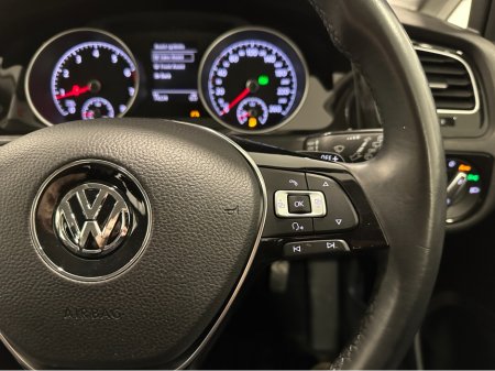 2015 Volkswagen Golf (151) HIGHLINE 1.4TSI DSG LOW KMS VW/AUDI SPECIALISTS WWW.DENISDARCYCARS.IE thumbnail