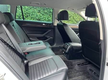 2018 Volkswagen Passat VARIANT HIGHLINE 2.0 TDI * BIG SPEC * // LEATHER POWERED HEATED COOLED SEATS // DRIVER MASSAGE SEAT // 360 PARKING CAMERAS €21,950 thumbnail