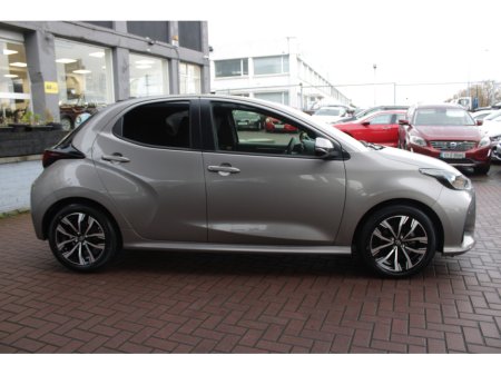 2020 Toyota Yaris SELF CHARGING HYBRID SOL 5DR HATCHBACK  // 1 OWNER IN AS NEW CONDITION // BUY WITH CONFIDENCE AA AND SIMI APPROVED DEALER 2025 // FINANCE ARRANGED // ALL TRADE INS WELCOME // €18,950