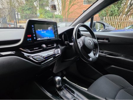 2018 Toyota C-HR LUNA HYRBID AUTO. HUGE SPEC. FINANCE ARRANGED. SIMI. AA APPROVED. €18,950 thumbnail