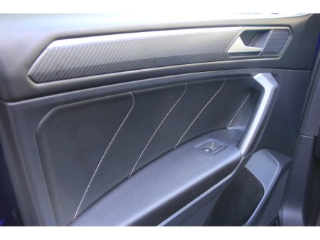 2023 Volkswagen Tiguan Allspace 2.0 TDI 150HP R-Line DSG €49,950 thumbnail