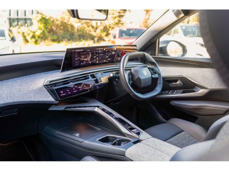 2025 Peugeot 5008 2025 Peugeot 5008 1.2 MHEV 145bhp E-DCS6 Allure €46,950 thumbnail