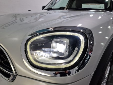 2021 MINI Countryman SE ALL4 EXCLUSIVE (PLUG IN HYBRID) AUTOMATIC **ONE OWNER / HUGE SPEC / APPLE CARPLAY / CRUISE CONTROL / FULL BLACK LEATHER / HEATED FRONT SEATS / REVERSE CAMERA / REAR TINTED GLASS / SAT NAV** €27,900 thumbnail