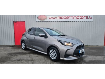 2021 Toyota Yaris automatic/hybrid 1.5 new model €14,250
