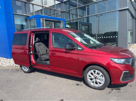 2026 Ford Tourneo Connect Titanium Auto, Wheelchair Accessible €43,404
