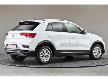 2019 Volkswagen T-Roc 1.6 TDI DESIGN 115BHP 6SPD *CARPLAY*ANDROID*PARK SENSORS* €21,190 thumbnail
