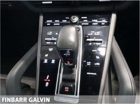 2022 Porsche Cayenne 3.0V6 E-Hybrid Platinum Edition 4WD Auto €71,950 thumbnail