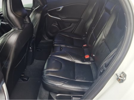 2015 Volvo V40 2015 T4 1.6 AUTOMATIC €12,495 thumbnail