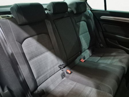 2022 Volkswagen Passat BUSINESS 2.0 TDI MANUAL 6SPEED FWD 150 4DR €27,000 thumbnail