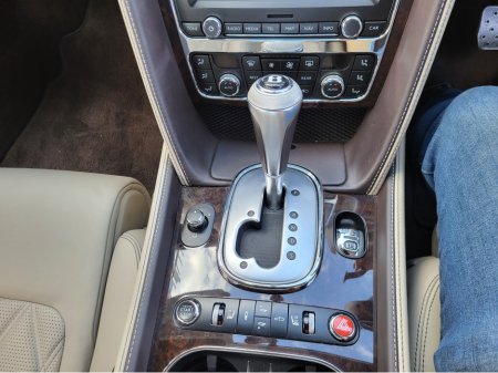 2011 Bentley Continental Continental GT €79,999 thumbnail