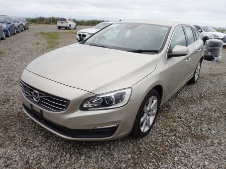 2017 Volvo V60 2.0D4 SE LUXURY DELUXE 5DR ESTATE AUTOMATIC // MINT CONDITION WITH ONLY 96, 000 KMS // BUY WITH CONFIDENCE AA AND SIMI APPROVED DEALER 2025 // FINANCE ARRANGED // ALL TRADE INS WELCOME //