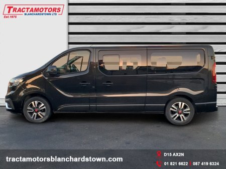 2024 Renault Trafic Passenger 9 SEAT AUTO 170HP RED EDITION €54,999 thumbnail