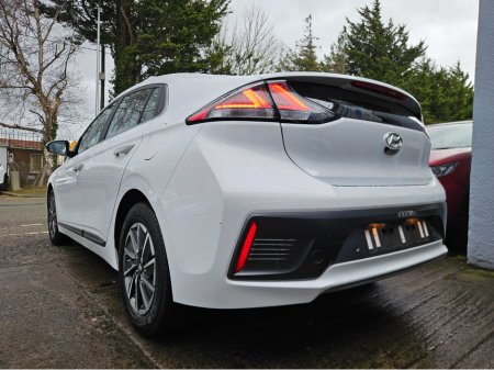 2022 Hyundai Ioniq PREMIUM AUTOMATIC FULLY ELECTRIC NCT 12/27 FINANCE AVAILABLE @ €59 PER WEEK HEATED SEATS/ SAT NAV/ TOUCH SCREEN MEDIA/ BLUETOOTH/ USB/ REVERSE CAMERA/ MULTI FUNCTION STEERING WHEEL/ HISTORY CHECKED €14,900