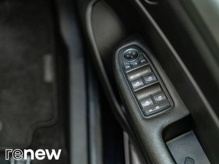 2024 Renault Arkana TCe 140 Auto Evolution €26,900 thumbnail