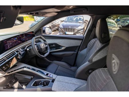 2025 Peugeot 5008 Electric Peugeot GT 5008 BEV 73kwh 210hp GT €53,950 thumbnail