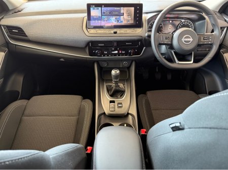 2026 Nissan Qashqai SV with Cold Pack €38,200