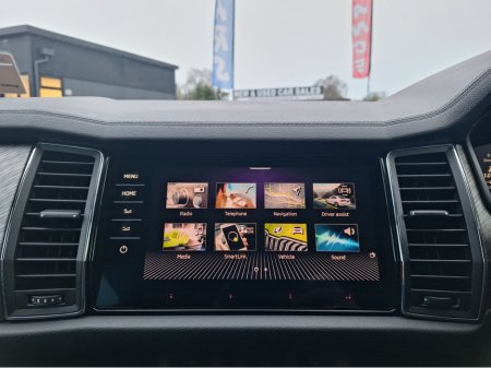 2023 Skoda Kodiaq 7S STYLE 2.0 TDI *High Spec/Black Leather/Heated Seats/Keyless Entry/Camera/Ambient Lighting* €43,950 thumbnail