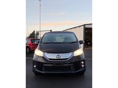 2012 Honda Freed  €8,499