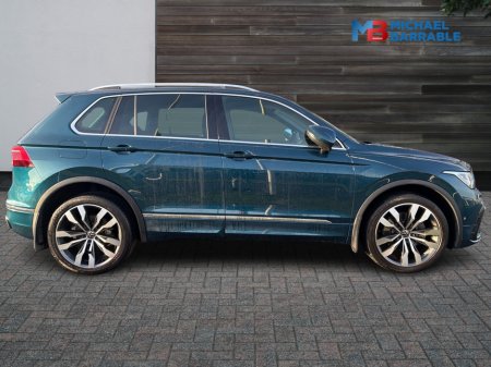 2022 Volkswagen Tiguan R-LINE 1.4 TSI PHEV 2 245HP 5DR thumbnail