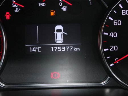 2017 Kia Carens 7 Seater EX 5DR €13,999 thumbnail